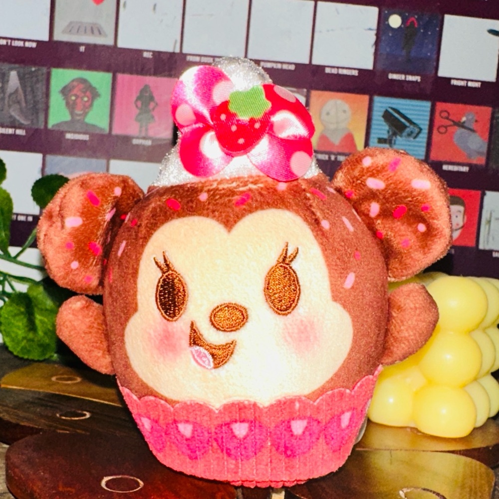 Disney Munchlings Minnie Mouse Strawberry Cupcake Munchling Plush Toy